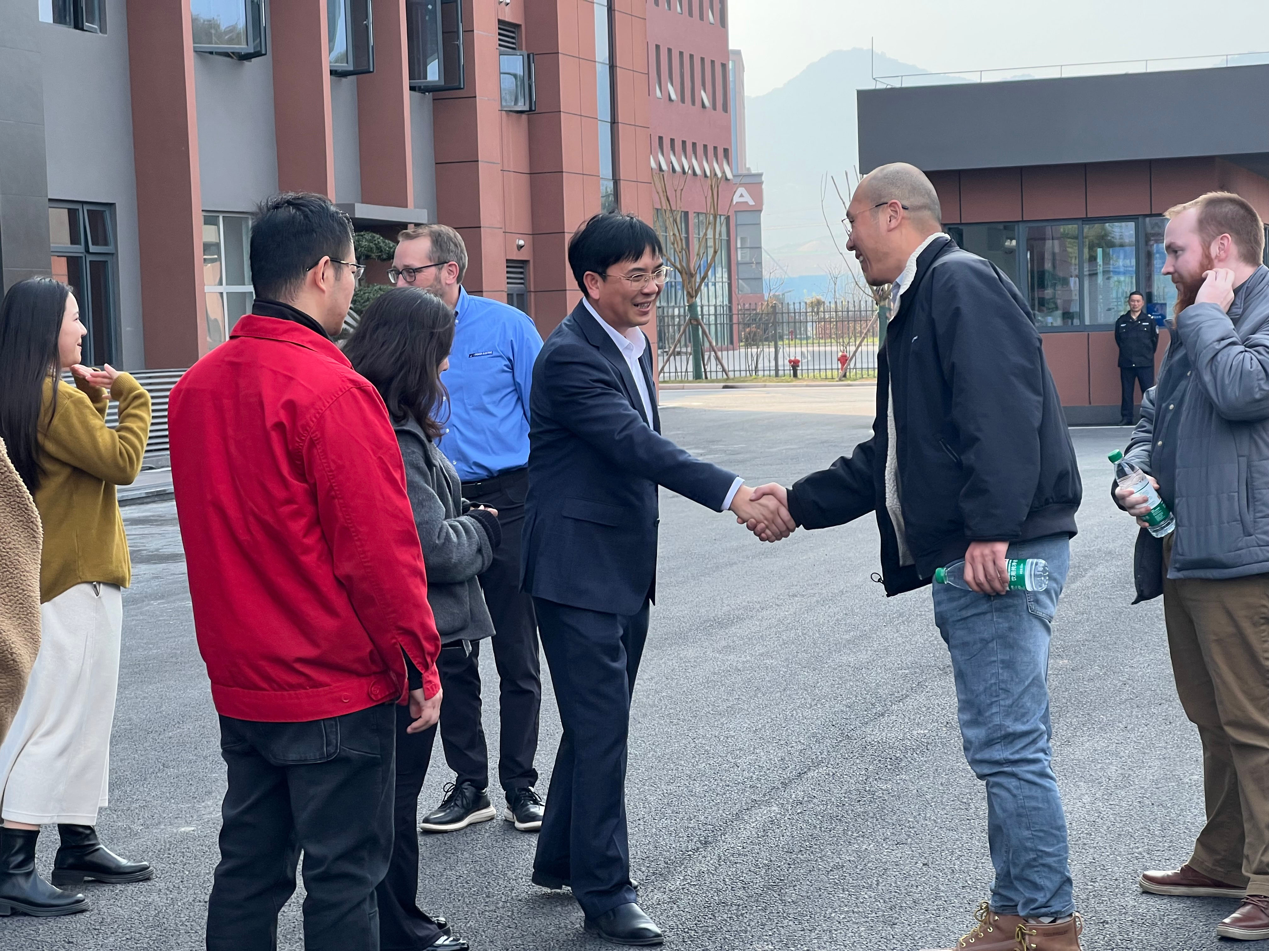 跨境合作再启航！美国PE公司高层代表团莅临我司参观交流，推动双赢发展